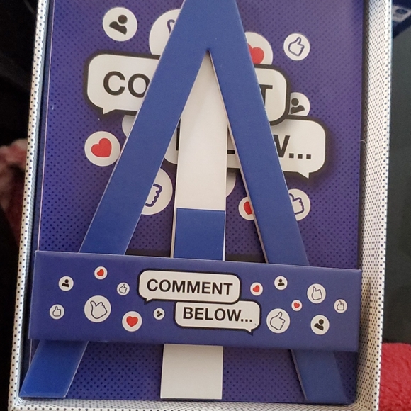 Commen Below Party Game - Picture 6 of 7